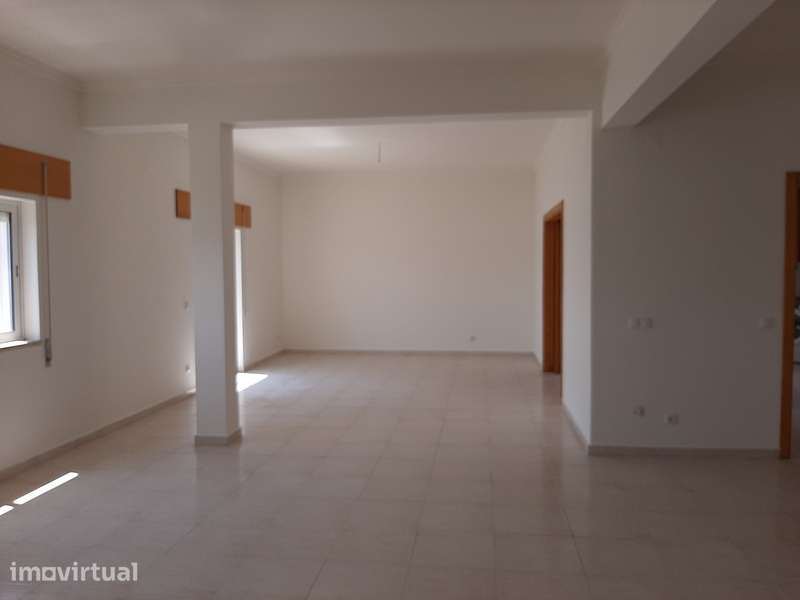 Apartamento em Azambuja, Azambuja - Grande imagem: 4/22