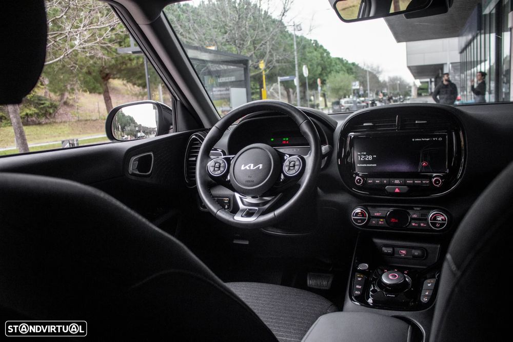 Kia e-Soul Vision - 37