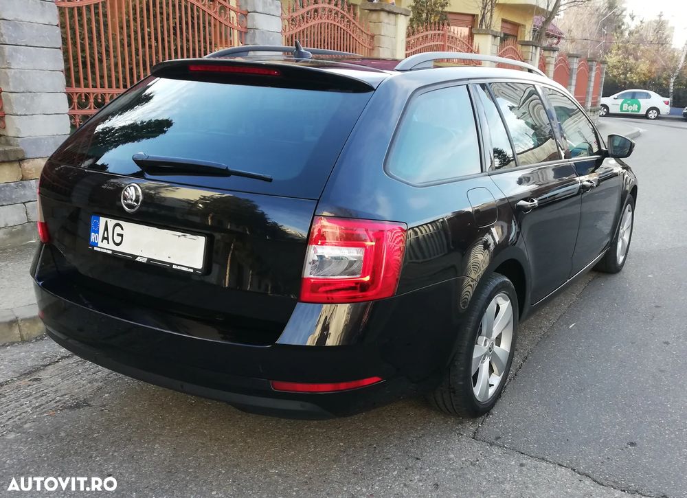 Skoda Octavia Combi Diesel 2.0 TDI Ambition - 4