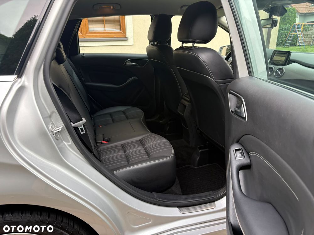 Mercedes-Benz Klasa B 180 BlueEFFICIENCY Edition Style - 15