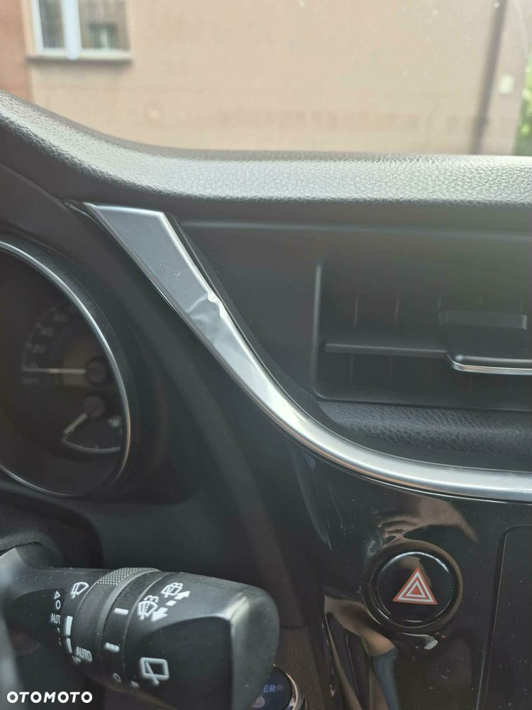 Toyota Auris Hybrid 135 Prestige - 2