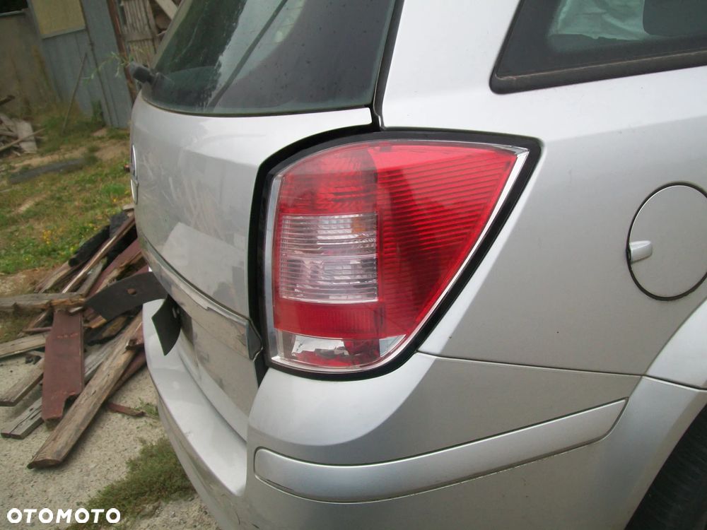 lampa tył prawy astra h kombi - 1