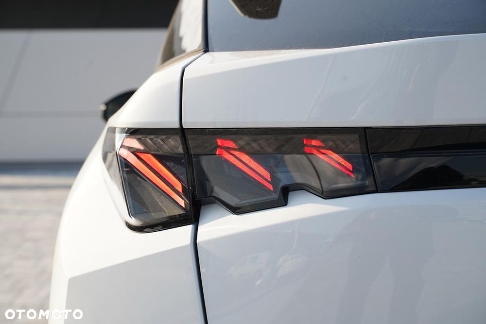 Peugeot 3008 1.2 PureTech mHEV GT E-DCS6 - 29