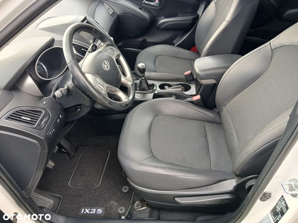 Hyundai ix35 1.7 CRDi 2WD blue Comfort - 12