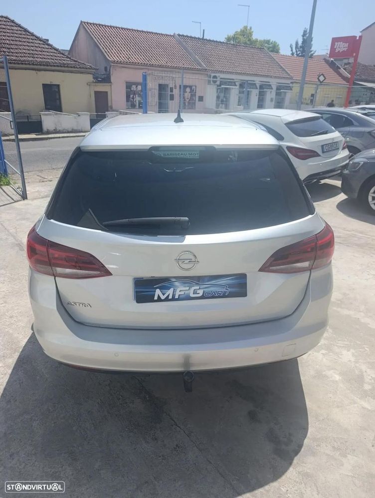 Opel Astra Sports Tourer - 3