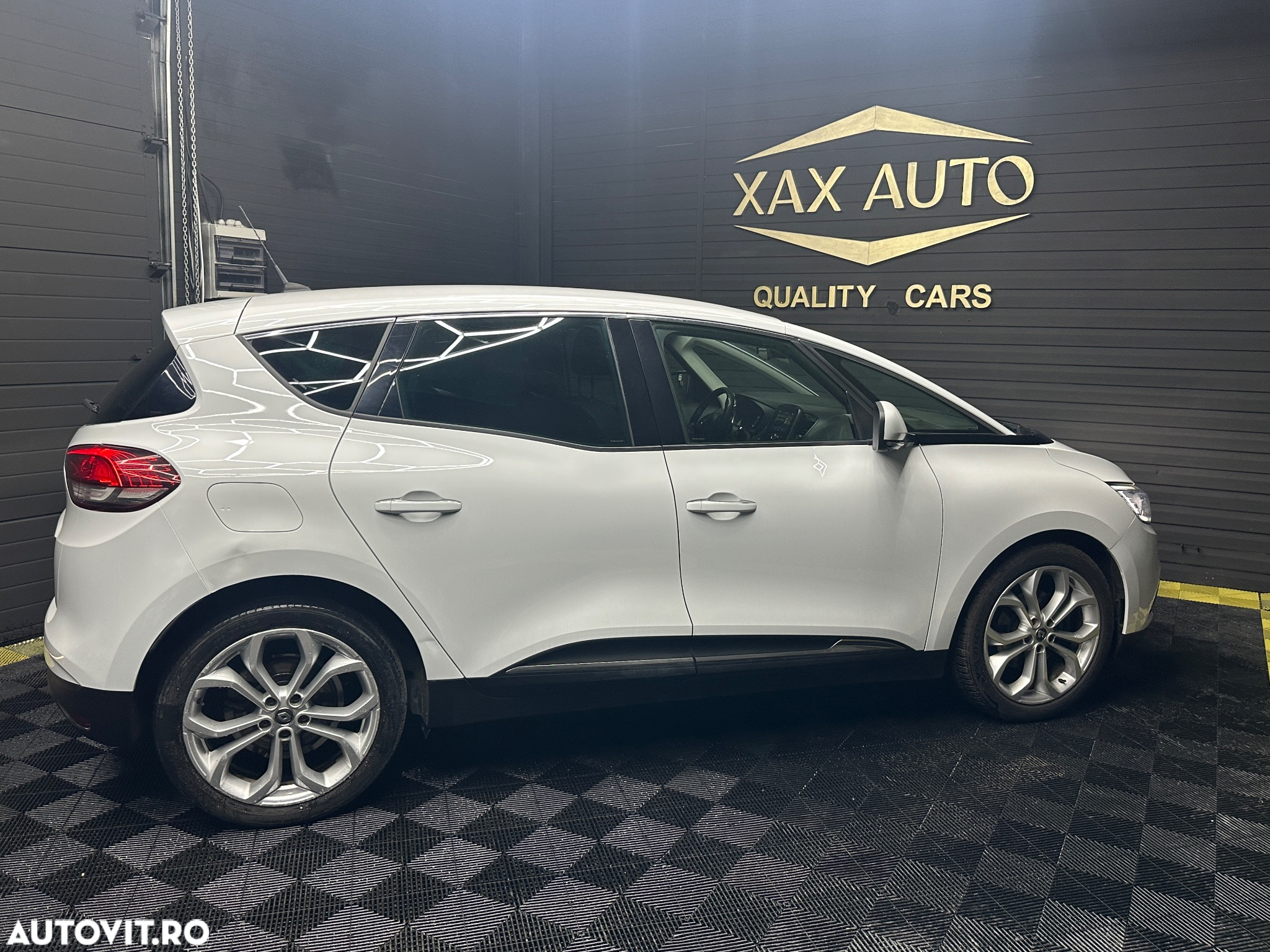Renault Scenic - 12