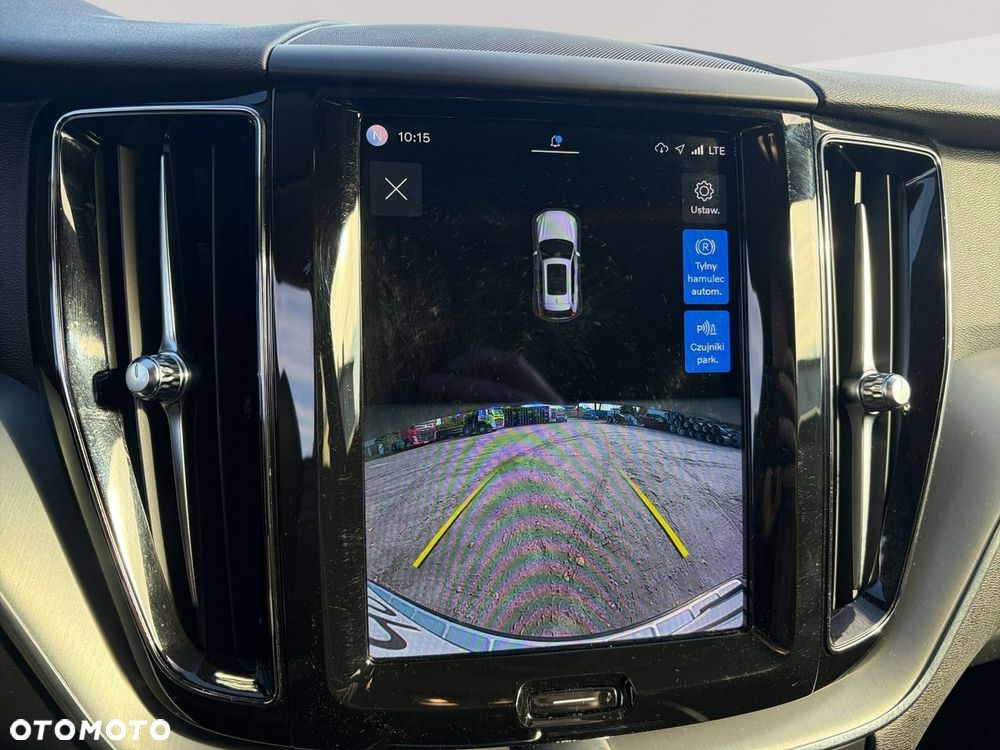 Volvo XC 60 B4 D AWD Momentum Pro - 19