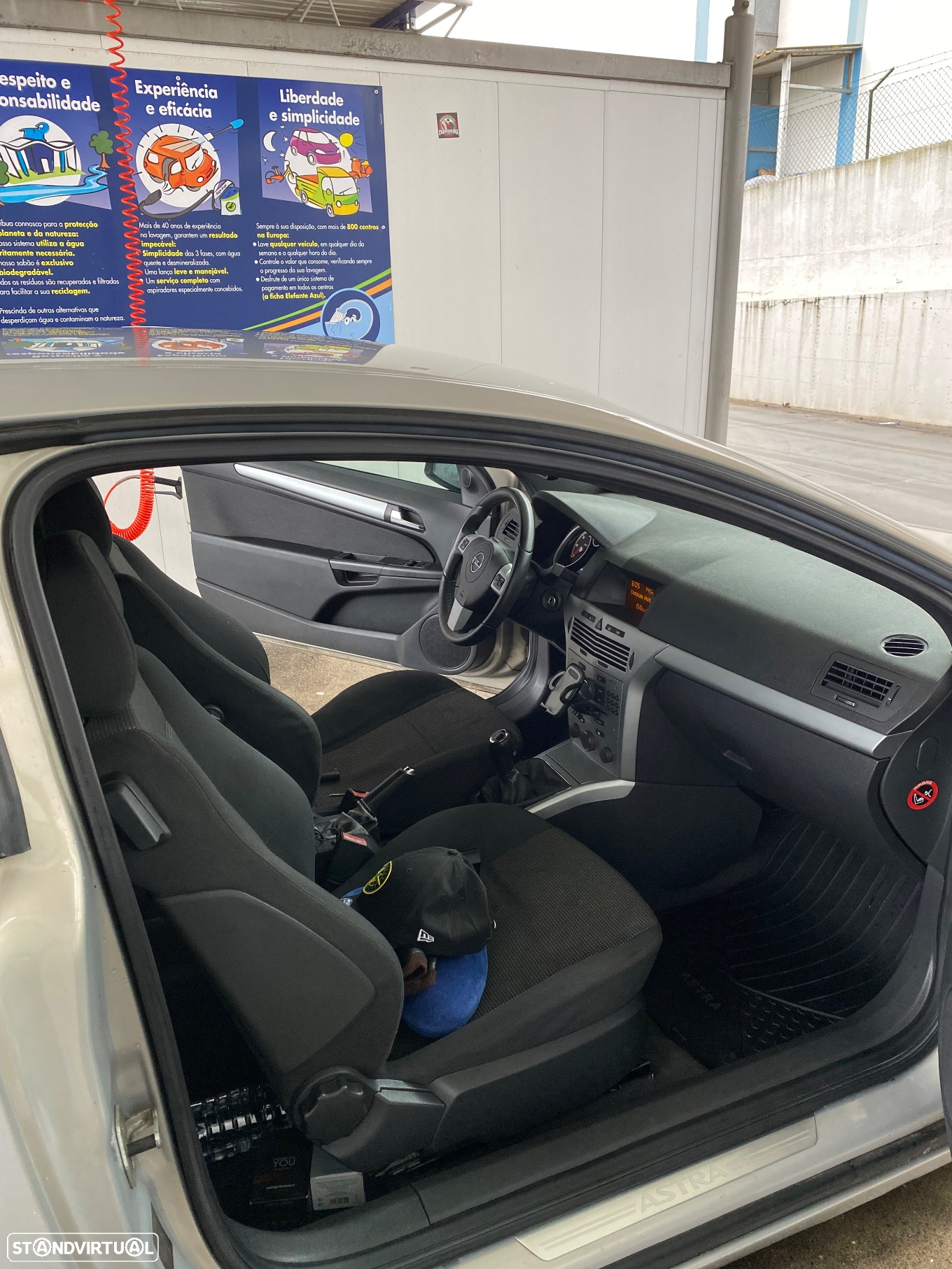 Opel Astra GTC 1.9 CDTi - 10