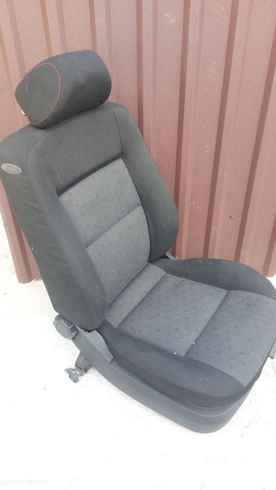 FOTEL PRAWY PASAZERA PASSAT B5 SLASK WYSYLKA - 1
