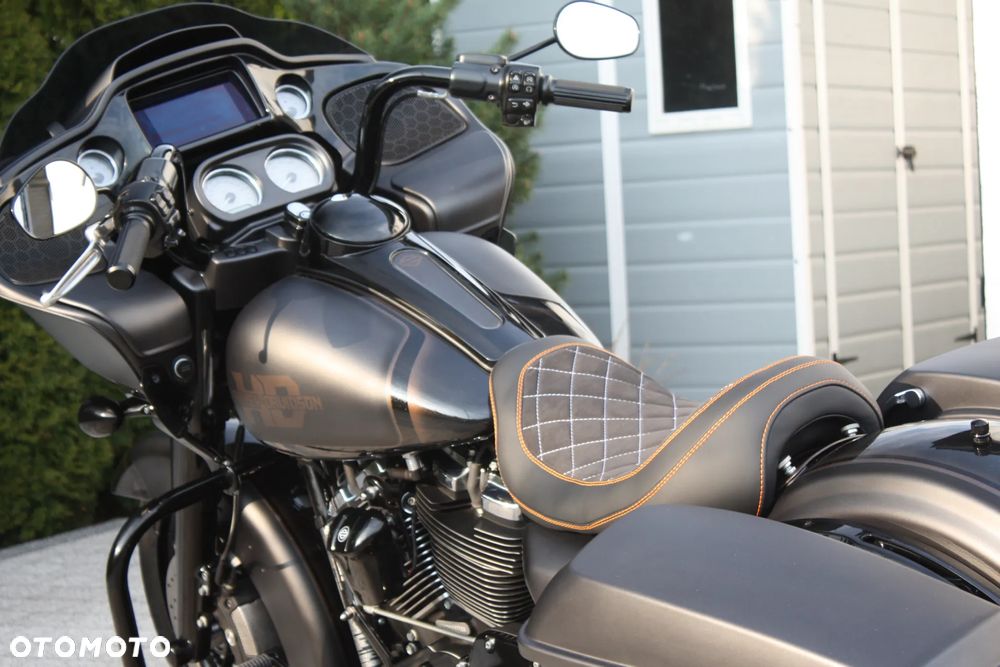 Harley-Davidson Touring Road Glide - 24