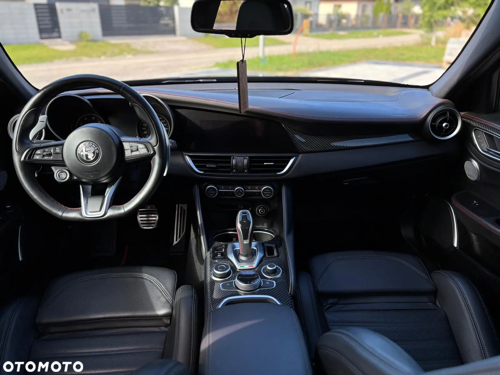 Alfa Romeo Giulia 2.0 Turbo 16V AT8-Q4 Estrema - 11