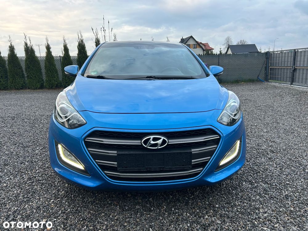 Hyundai i30 blue 1.6 GDI Passion - 1