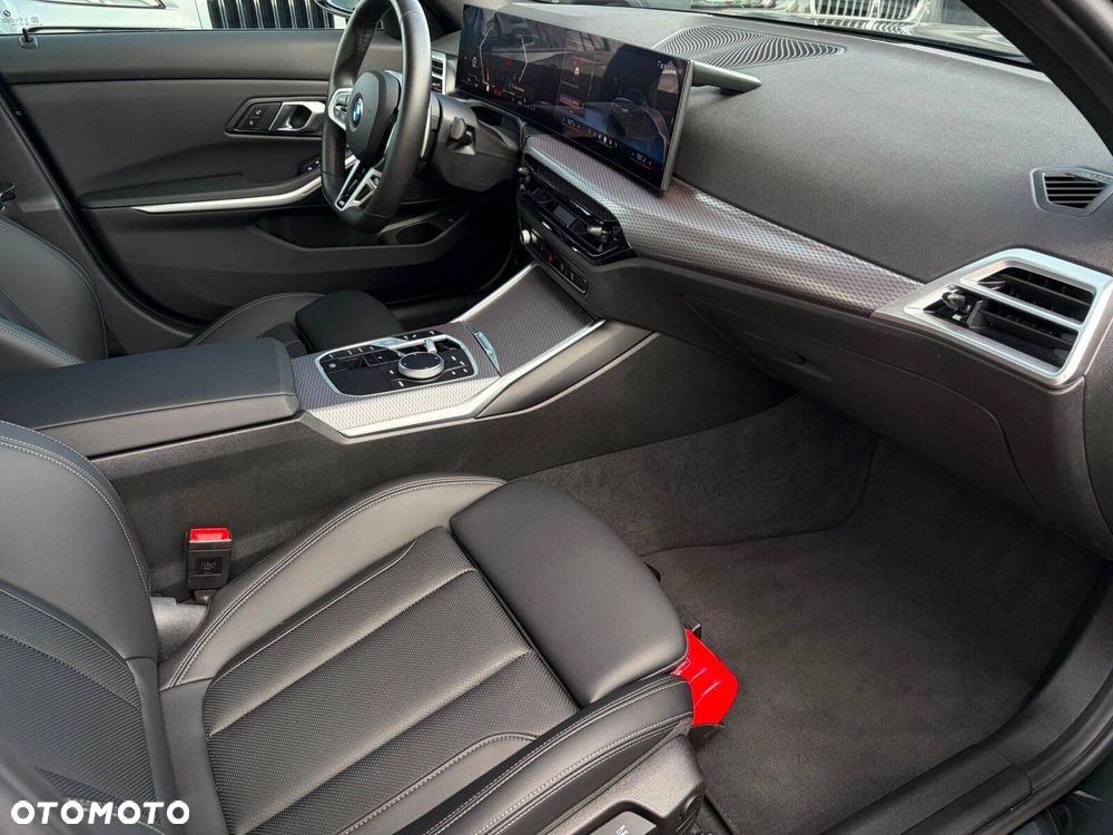 BMW Seria 3 318i M Sport - 14