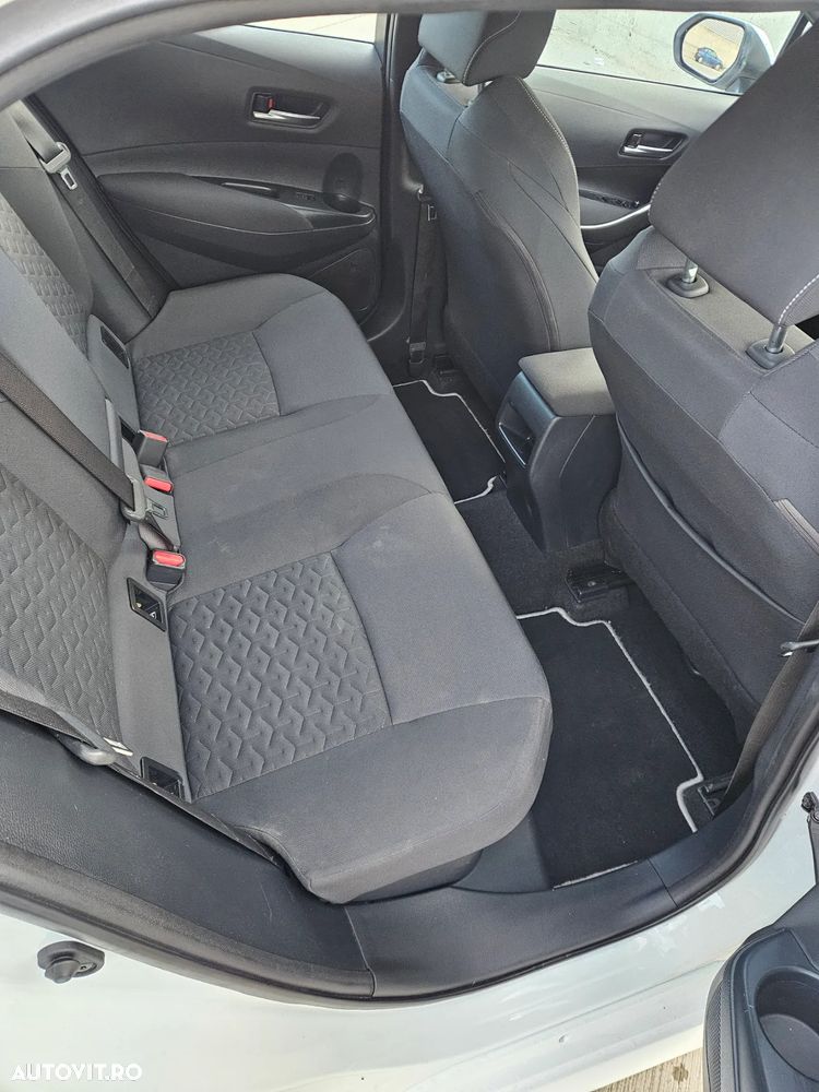 Toyota Corolla 1.8 HSD Business - 16