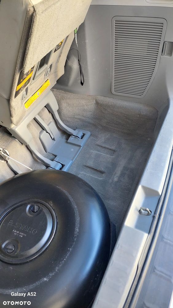 Toyota Sienna - 12