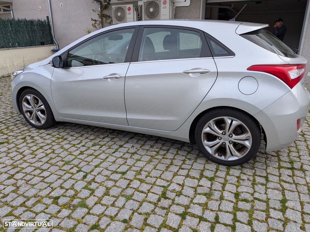 Hyundai i30 1.6 CRDI STyle J17 - 3