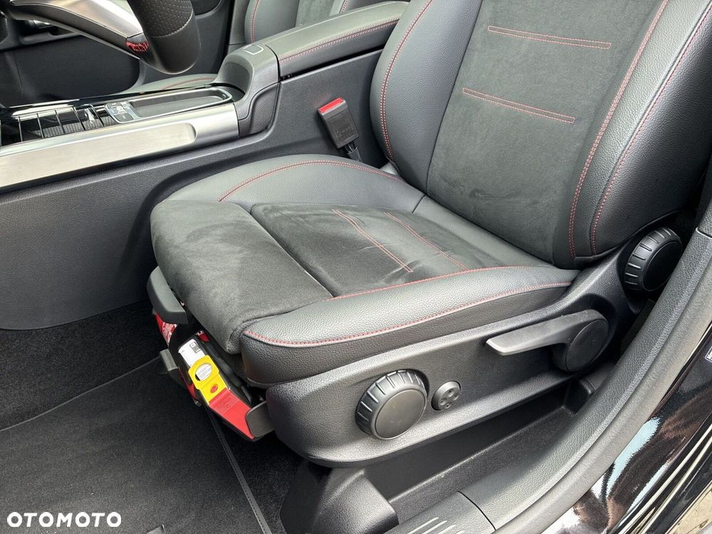 Mercedes-Benz GLB - 13