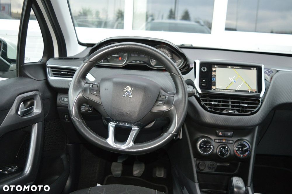 Peugeot 2008 1.2 Pure Tech Access - 24