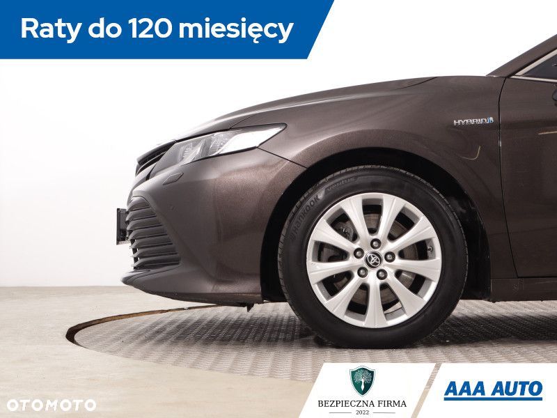 Toyota Camry - 16