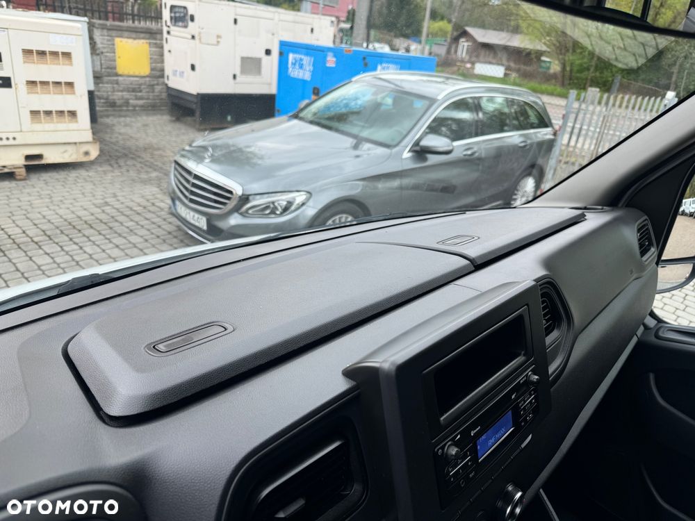 Nissan NV400 - 18