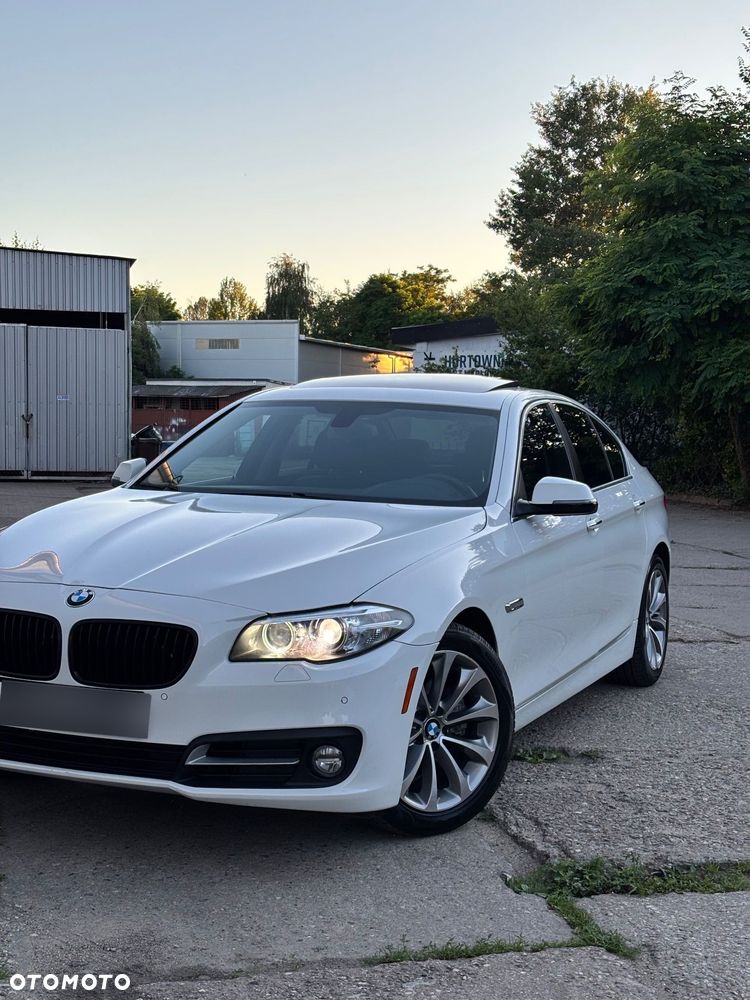 BMW Seria 5 528i xDrive Luxury Line - 1
