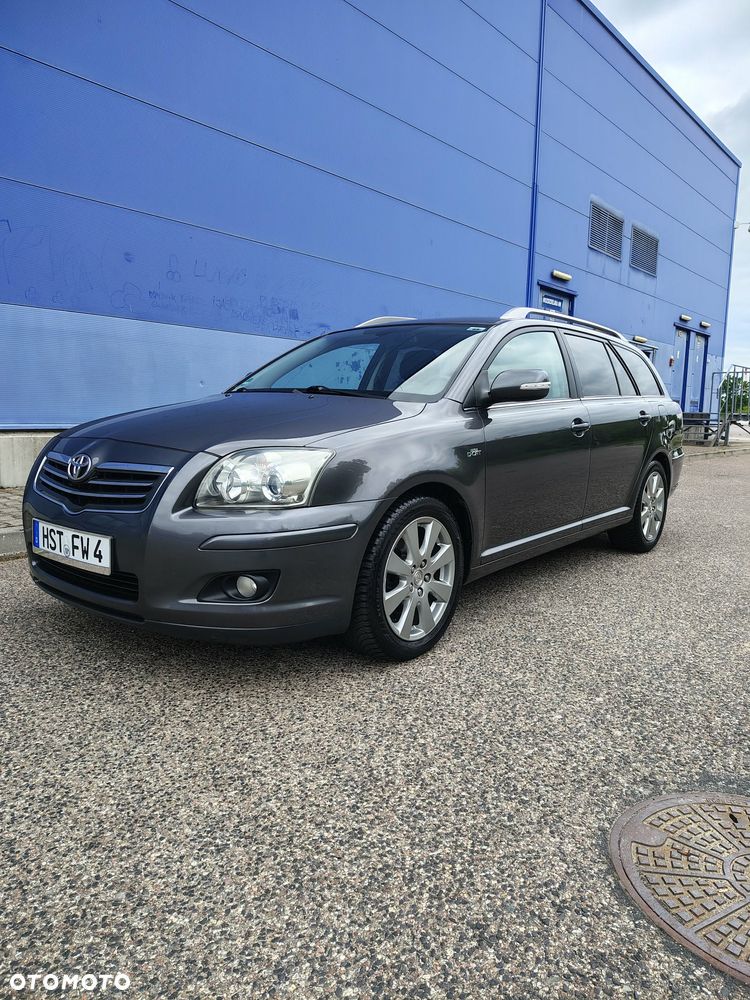 Toyota Avensis 2.2 D-4D X Premium - 1
