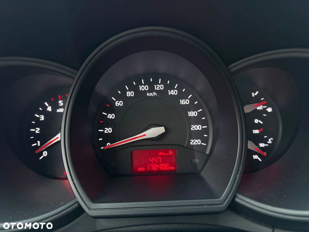 Kia Rio - 19