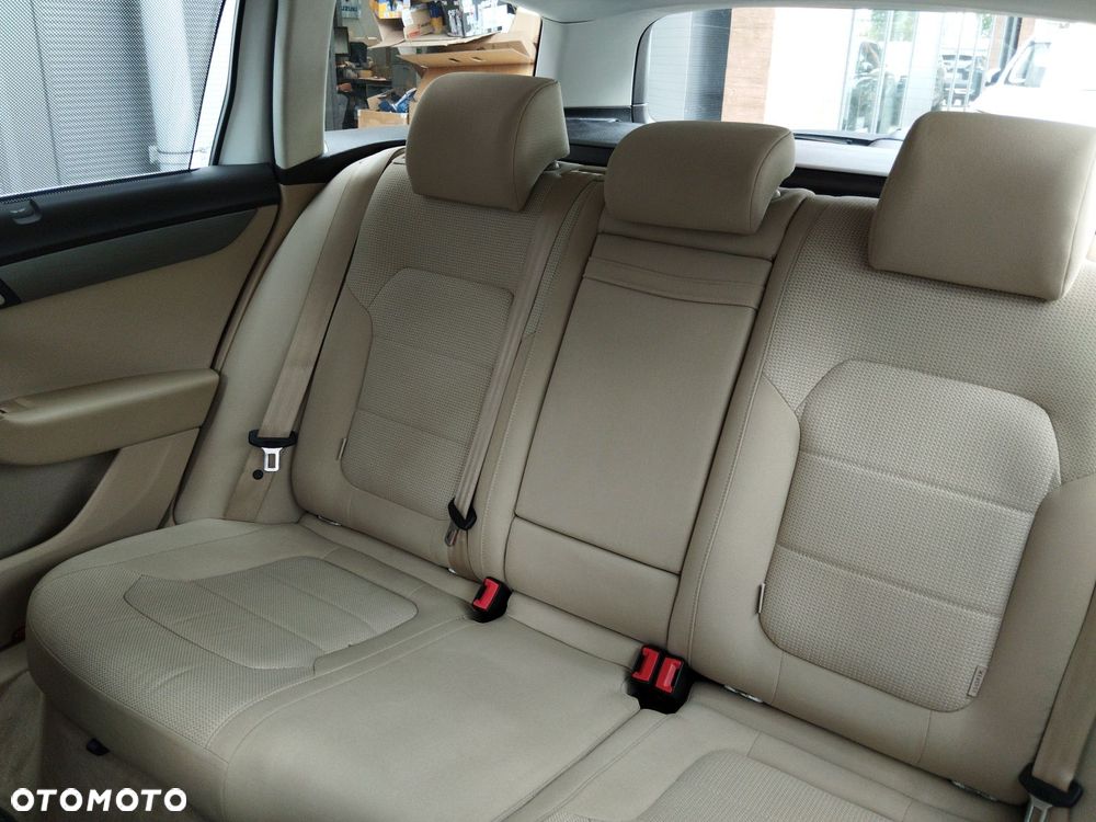 Volkswagen Passat 1.4 TSI BMT Comfortline - 16