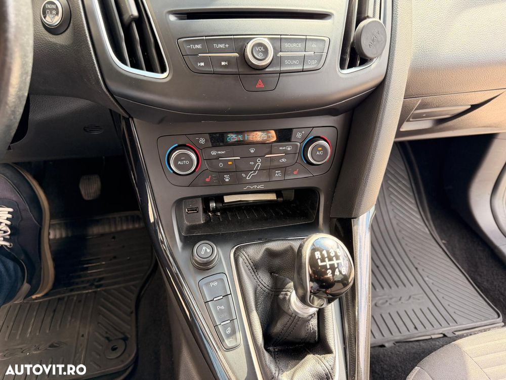 Ford Focus 1.6 TDCI DPF Titanium - 12
