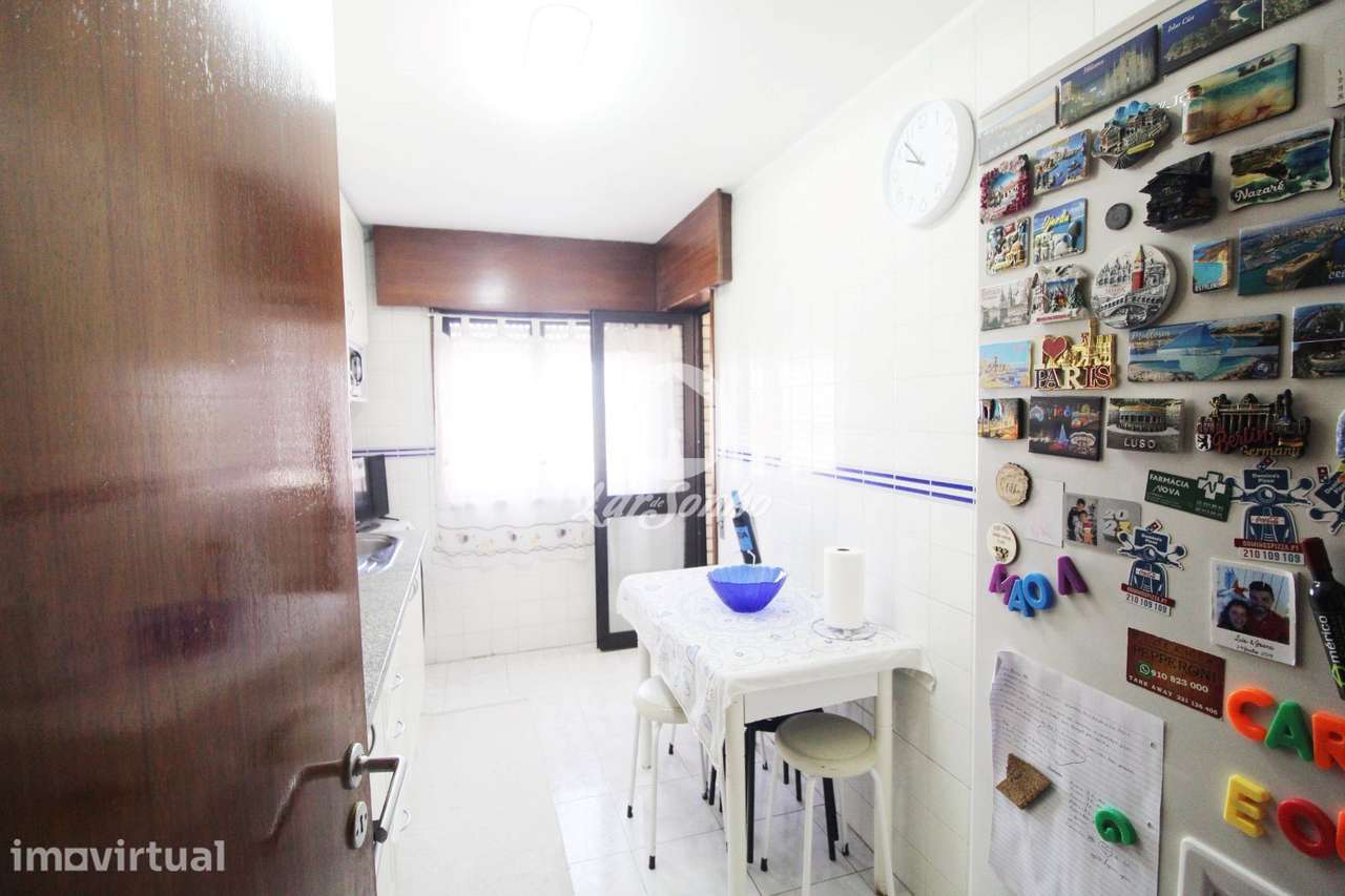 Apartamento T2 com Vistas Desafogada e Excelente Localização, ao m... - Grande imagem: 2/23