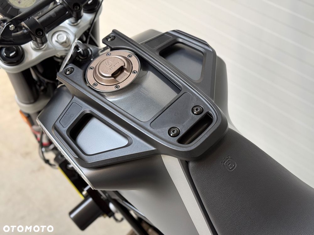Husqvarna Svartpilen - 27