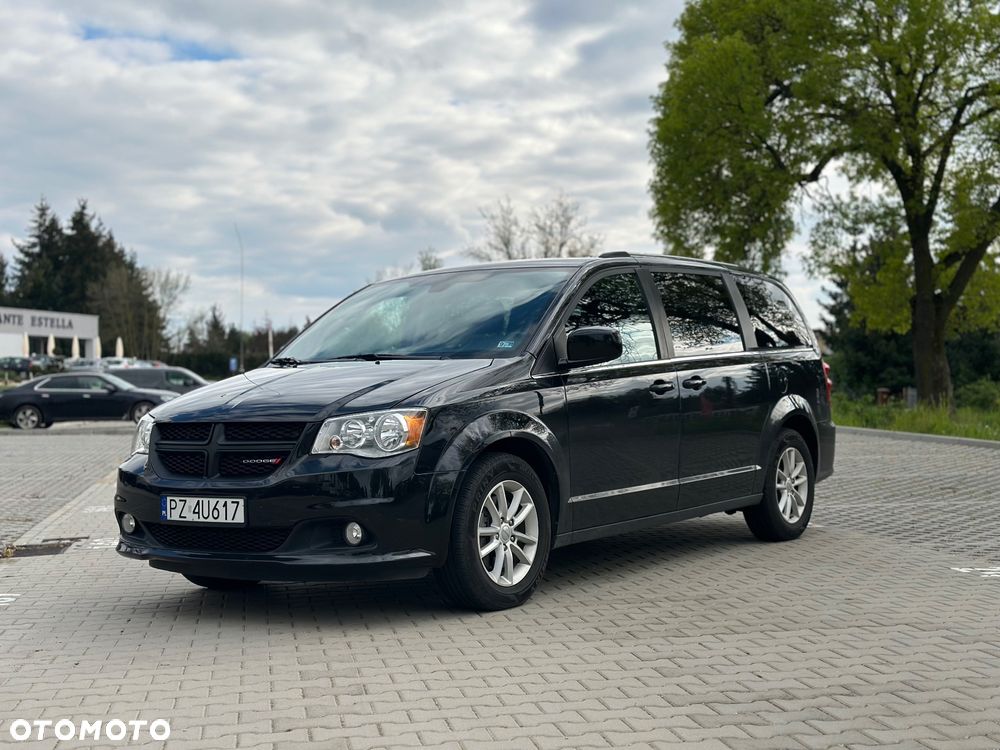 Dodge Grand Caravan - 2