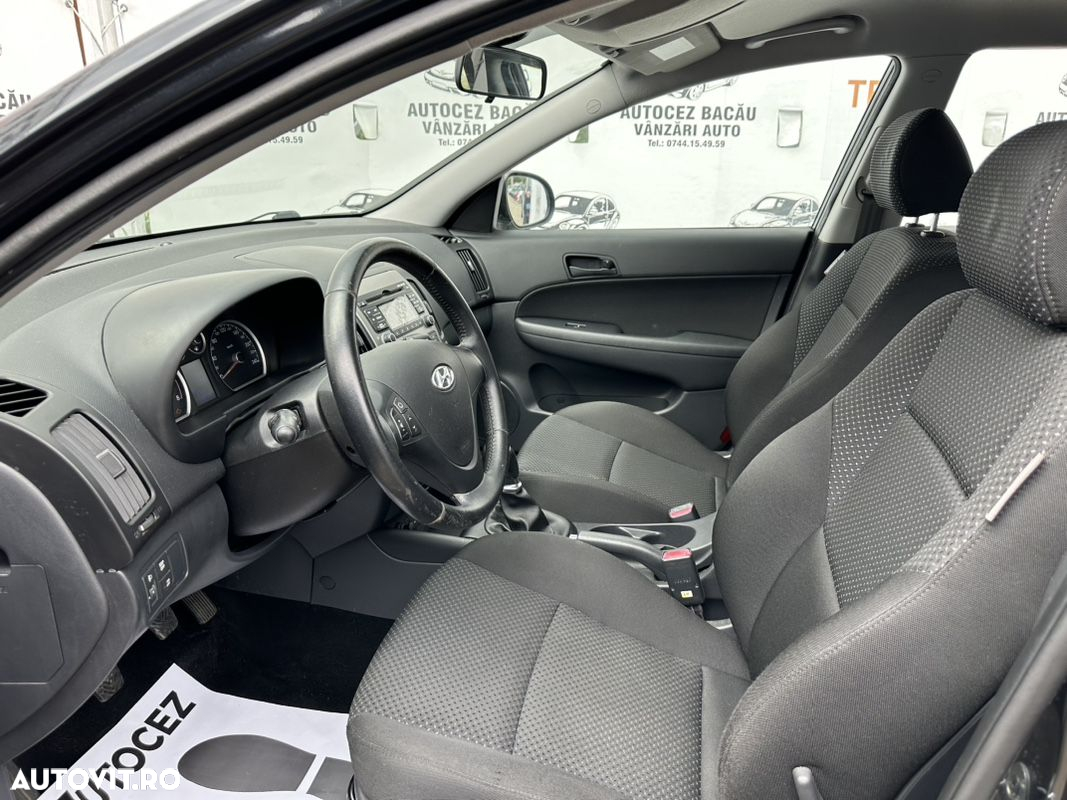Hyundai i30 i30cw 1.4 blue Comfort - 14