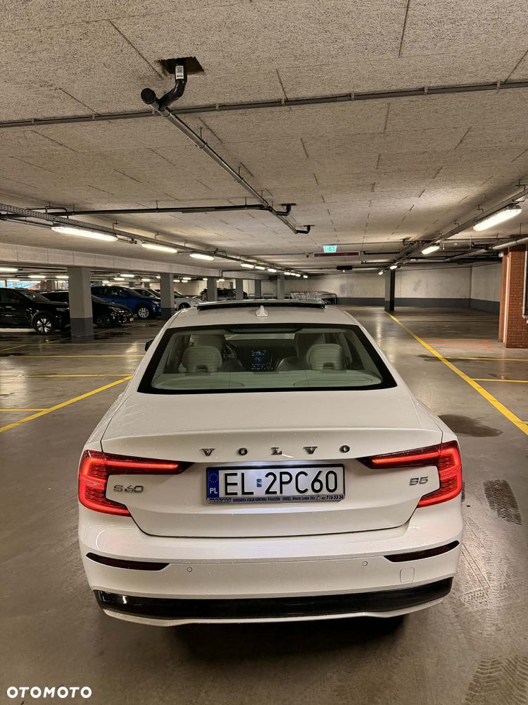 Volvo S60 B5 B R-Design - 3