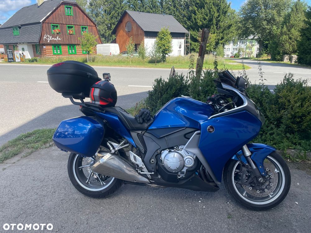 Honda VFR - 18