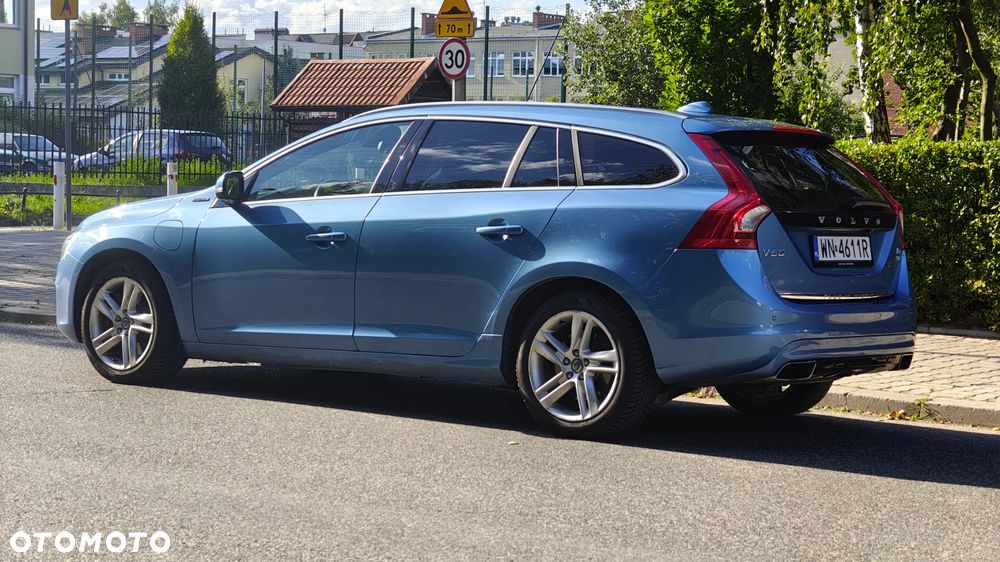 Volvo V60 D6 AWD Plug-in Hybrid Summum - 9