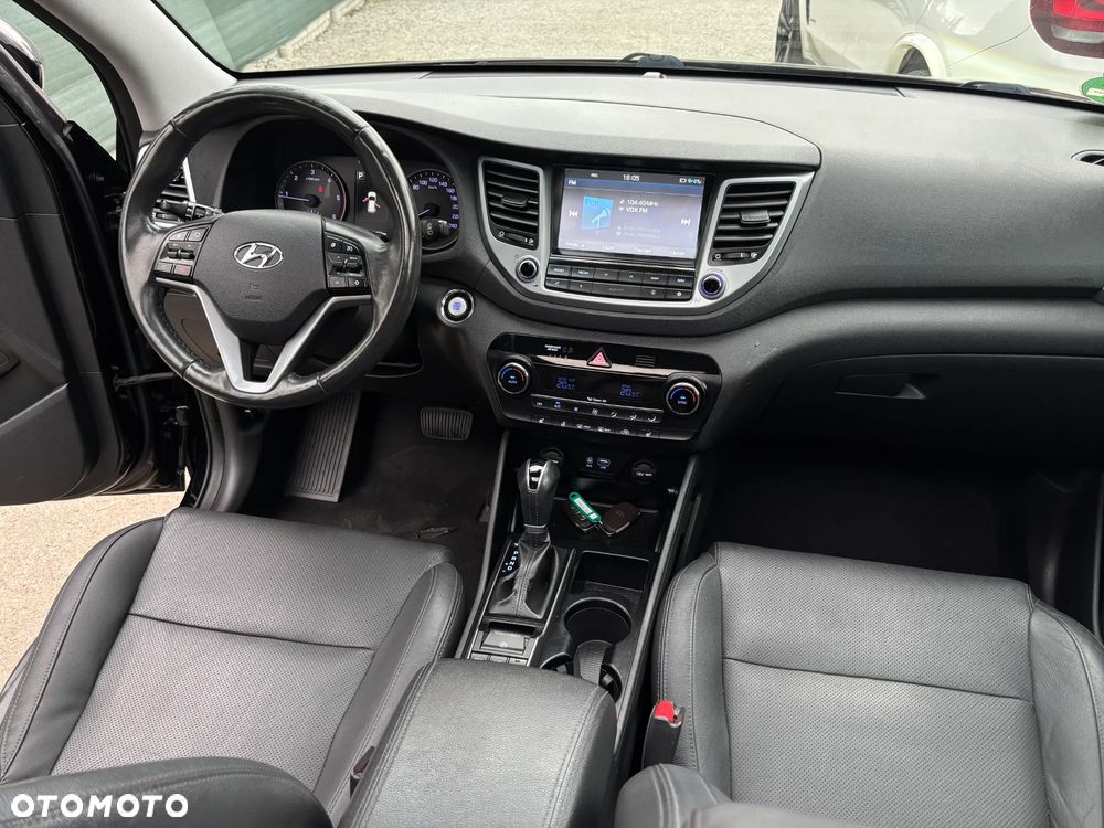 Hyundai Tucson 2.0 CRDi 4WD Automatik 25 Jahre - 18