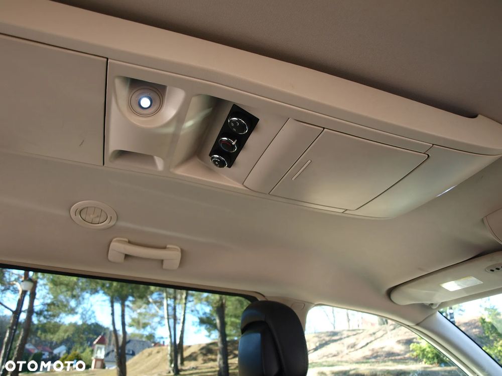 Chrysler Town & Country - 22
