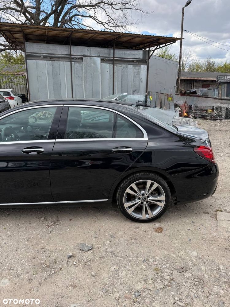 Mercedes-Benz Klasa C 300 4Matic 9G-TRONIC AMG Line - 10