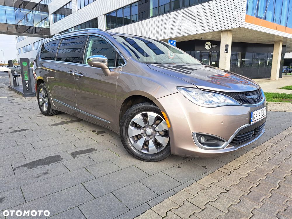 Chrysler Pacifica - 18