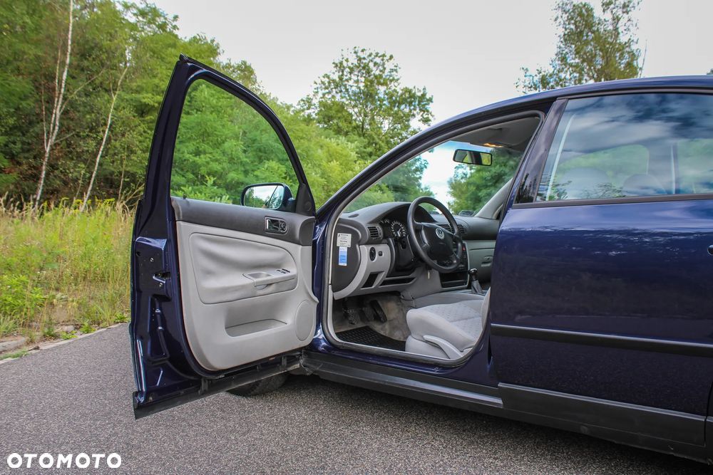 Volkswagen Passat 1.8T - 13