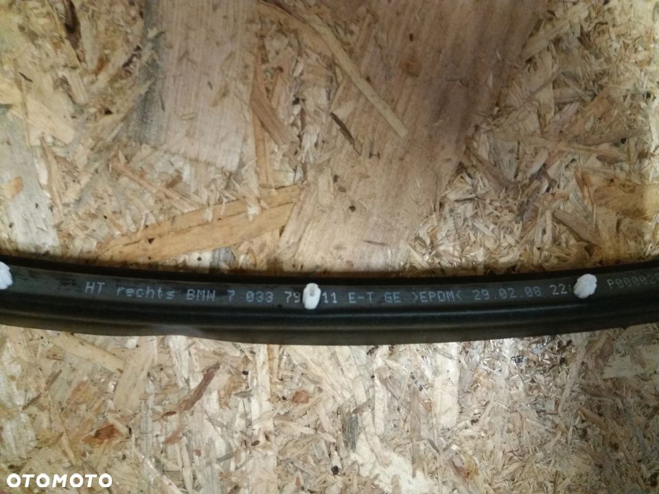 BMW E60 E61 NOWA USZCZELKA DRZWI PRAWY TYŁ 70337911 - 2