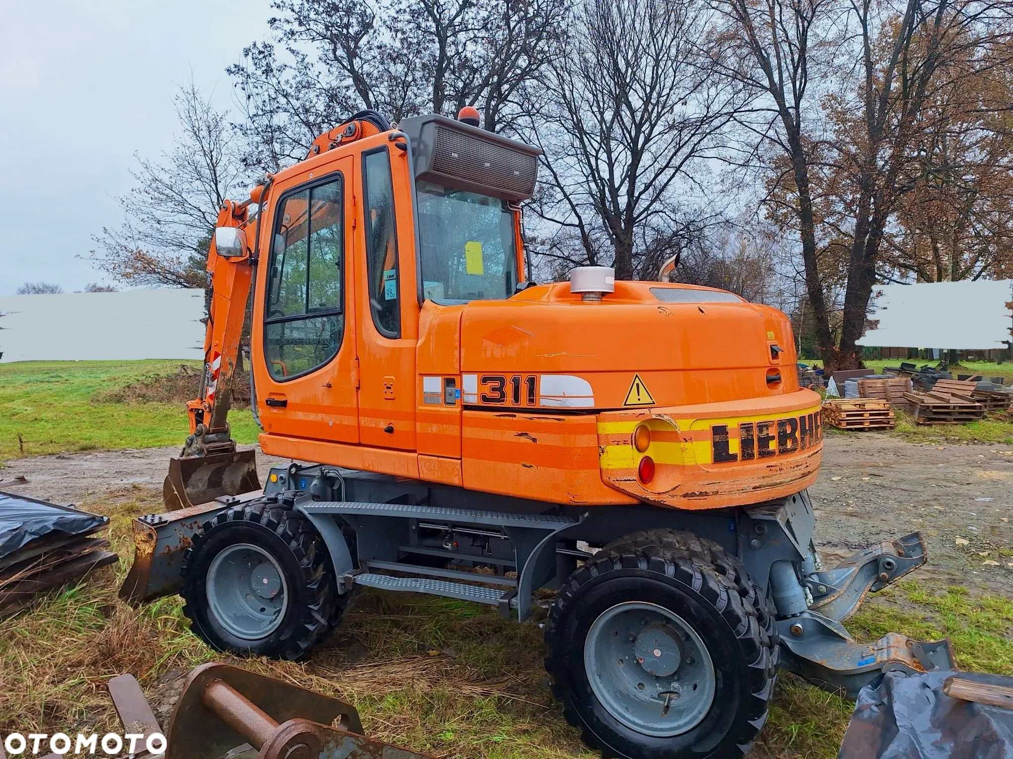 Liebherr A311 - 6