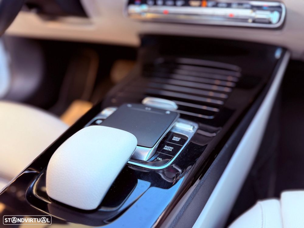 Mercedes-Benz CLA 180 7G-DCT Special Edition - 24