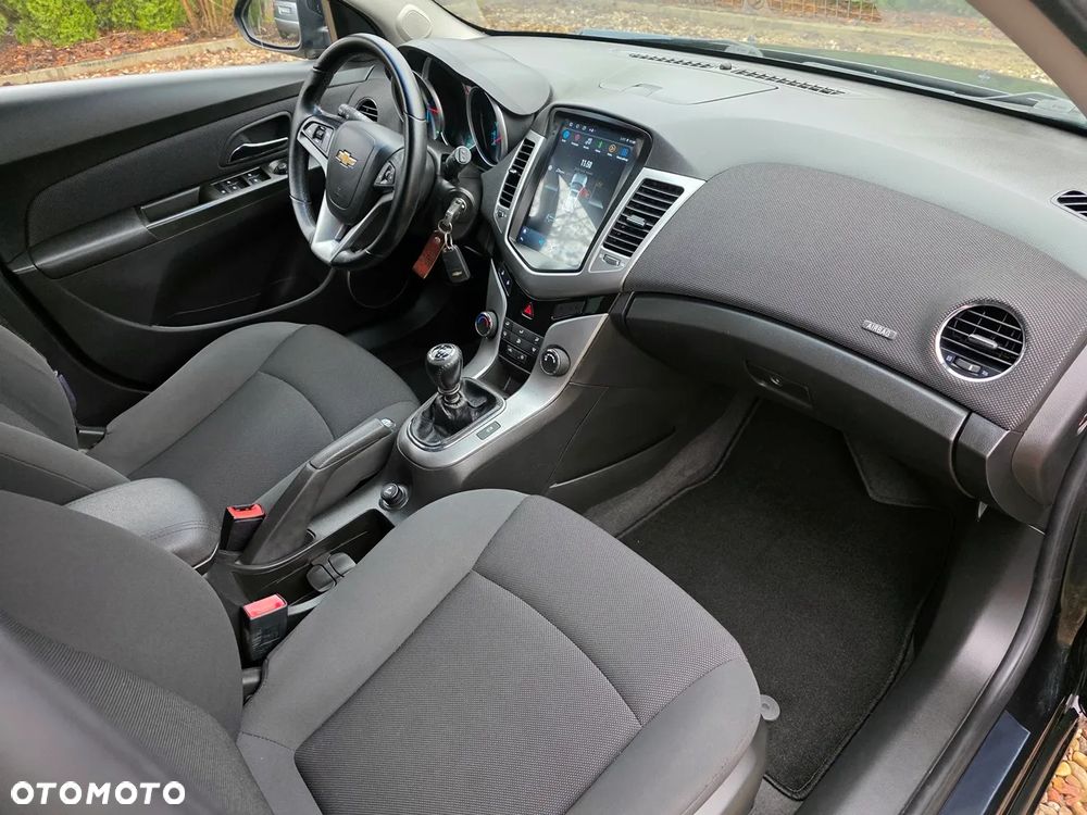 Chevrolet Cruze - 25