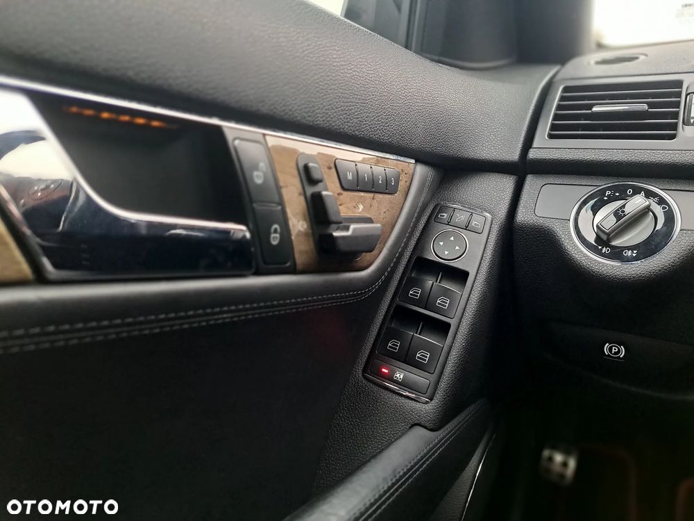 Mercedes-Benz Klasa C 63 AMG 7G-TRONIC - 20
