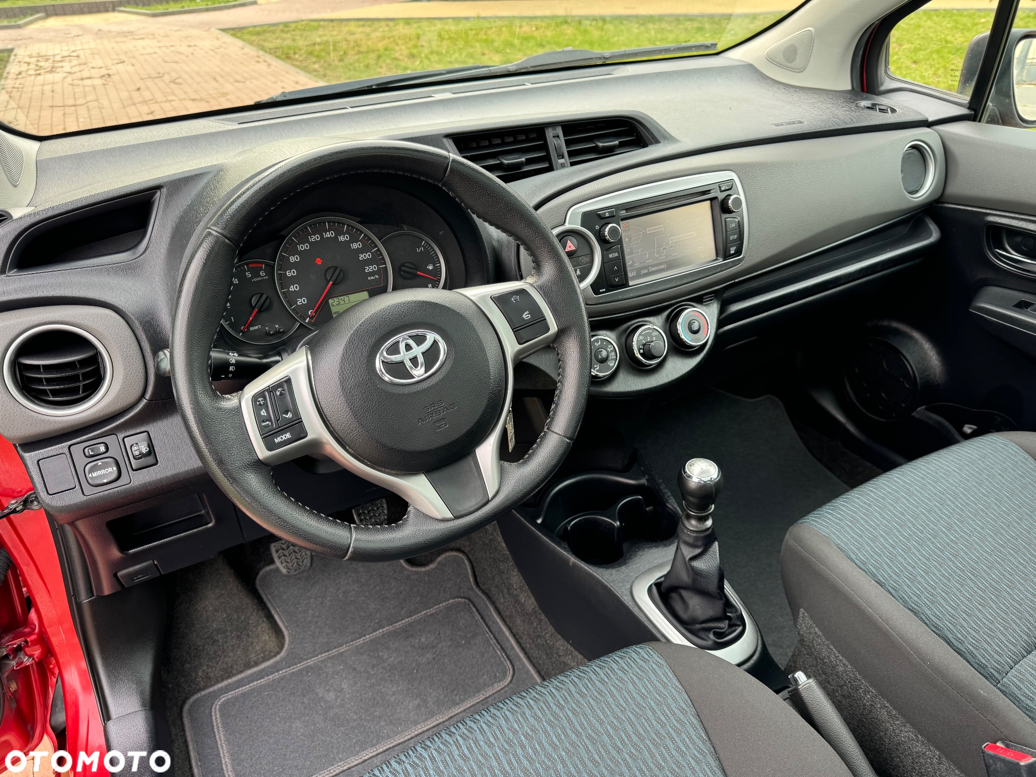 Toyota Yaris 1.4 D-4D - 11