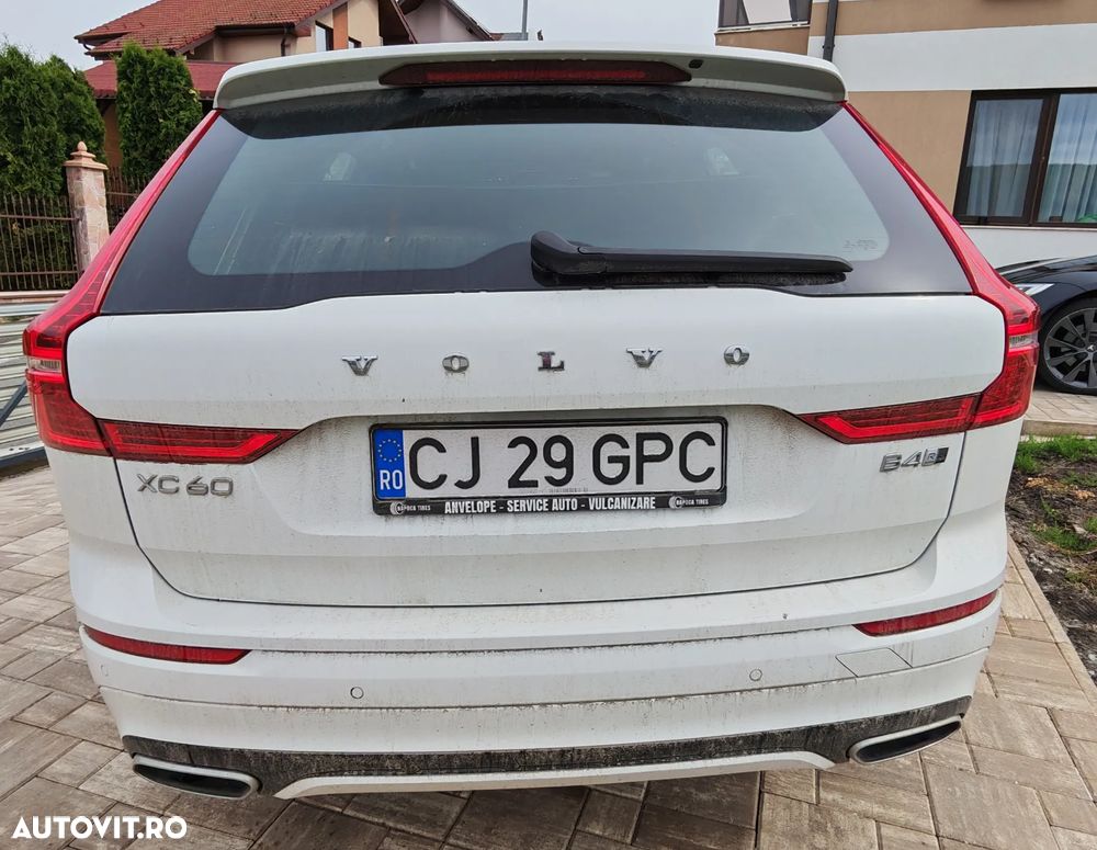 Volvo XC 60 B4 MHEV AWD R-Design - 5