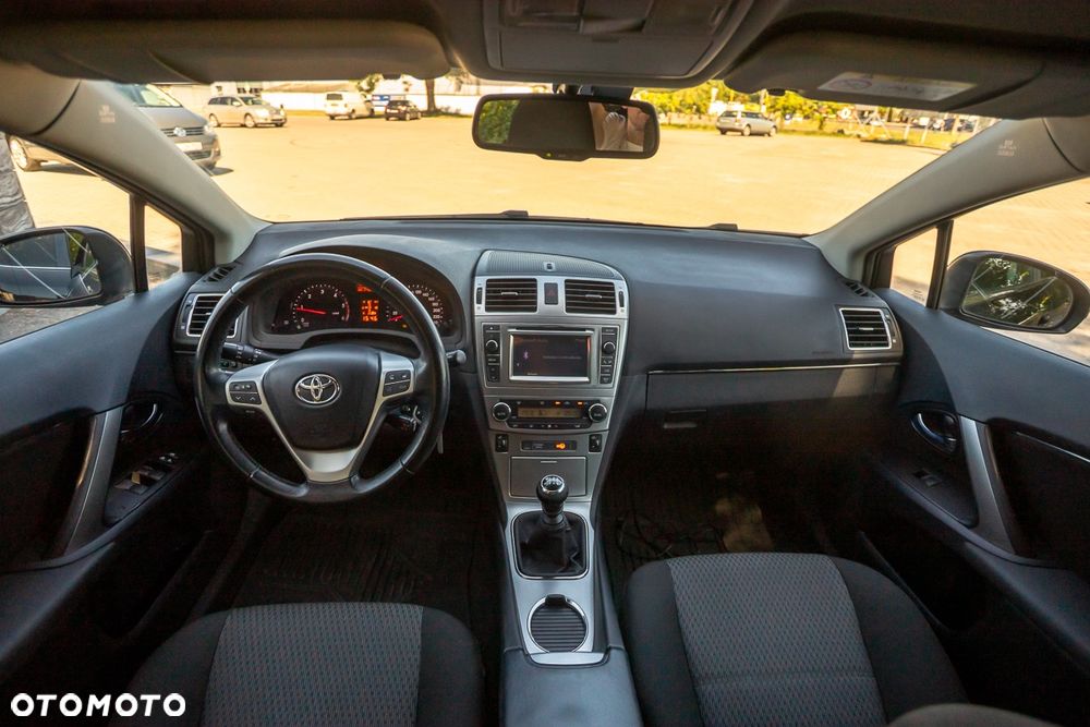 Toyota Avensis 2.2 D-4D Executive - 30