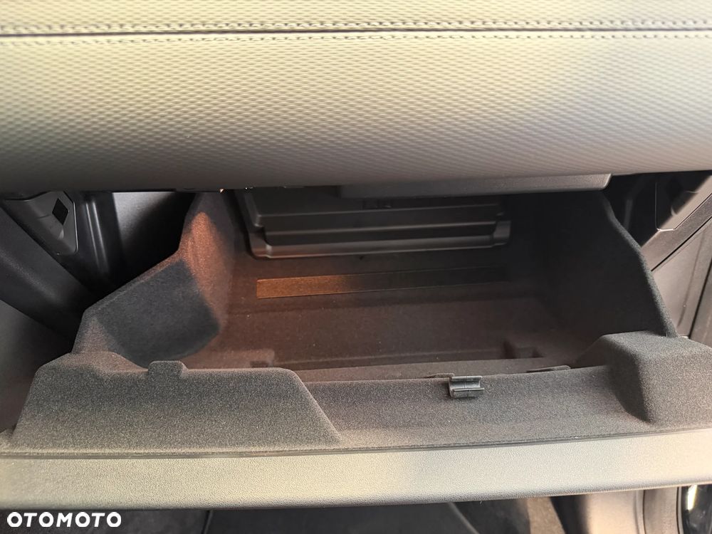 Land Rover Discovery Sport - 28